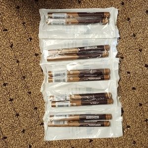 L'Oreal Paris Matte Lip Crayon; Color: Chocolate delight #516